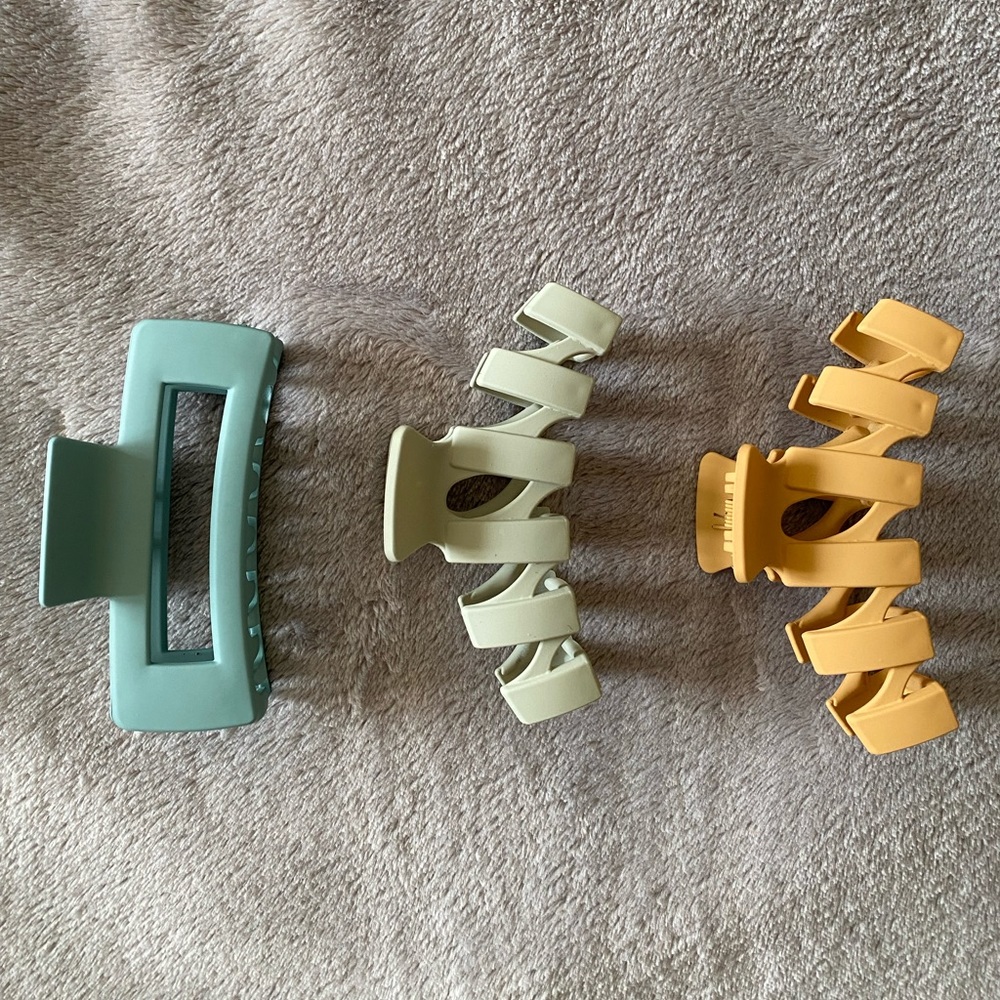 Women’s Acrylic Plastic Hair Claw Clips - One Size - Multicolour